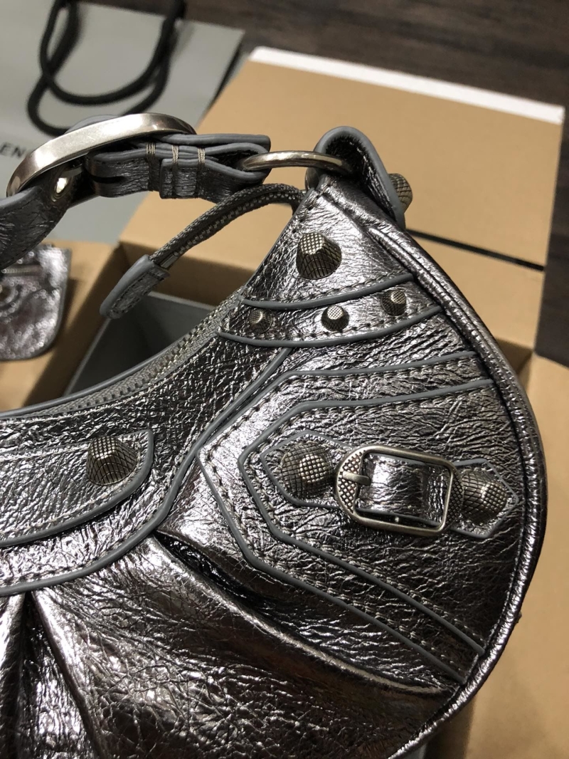 Ba1en*iaga le cagole bags